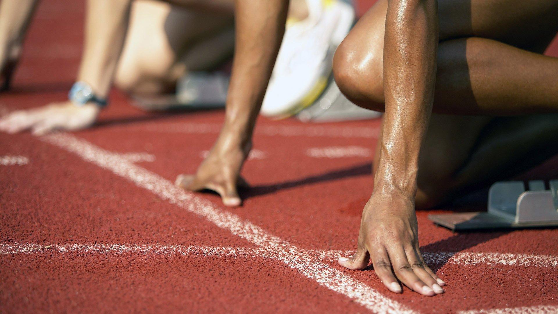 曼联球迷团体计划英超首轮拉横幅抗议,高喊拉爵与格雷泽,离开我们的俱乐部