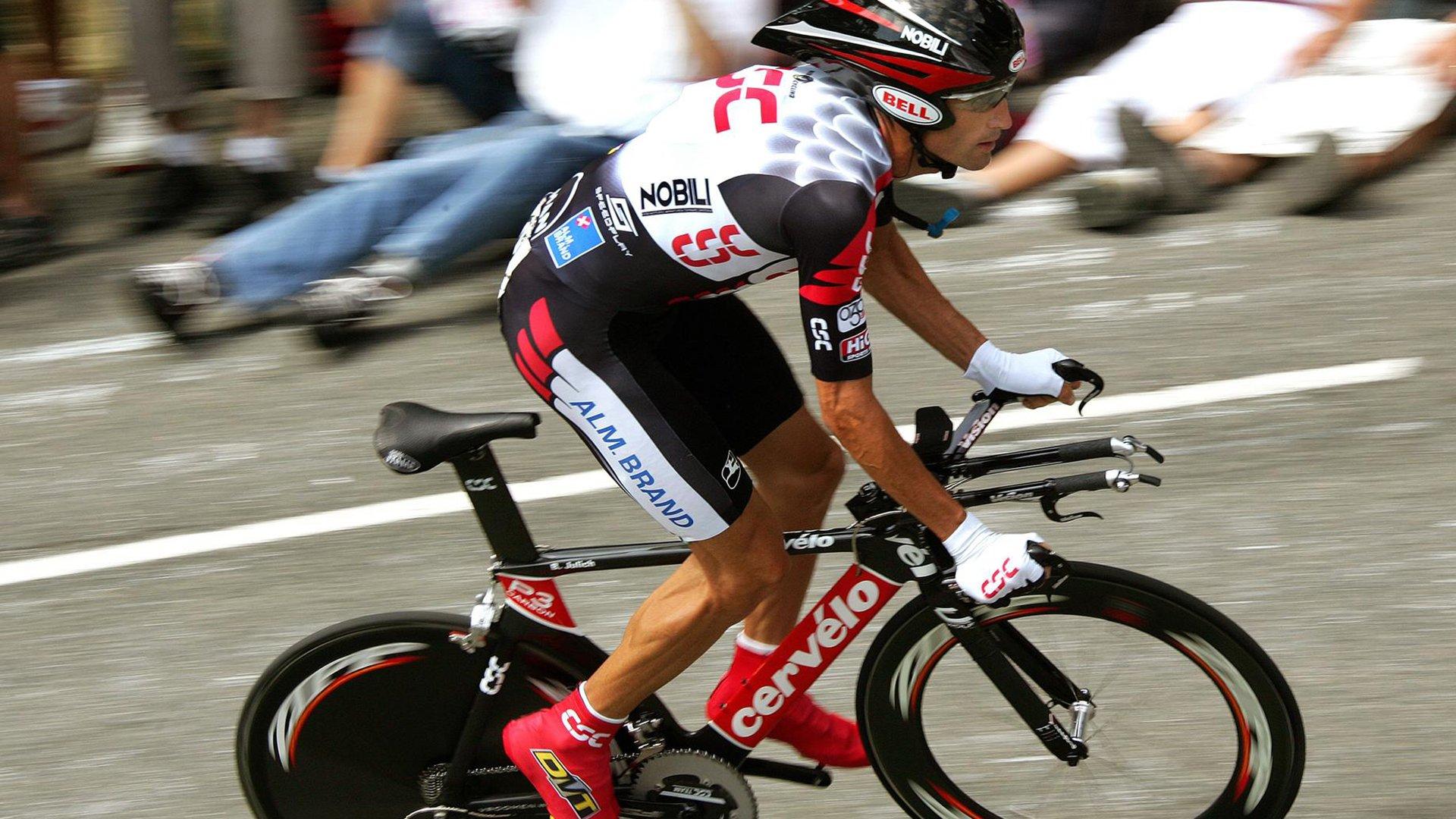 弗利克复仇加冕！莱万戴帽离打破49年纪录一步之遥